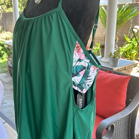 New Daci woman’s bathing  suit top - Picture 2 of 11